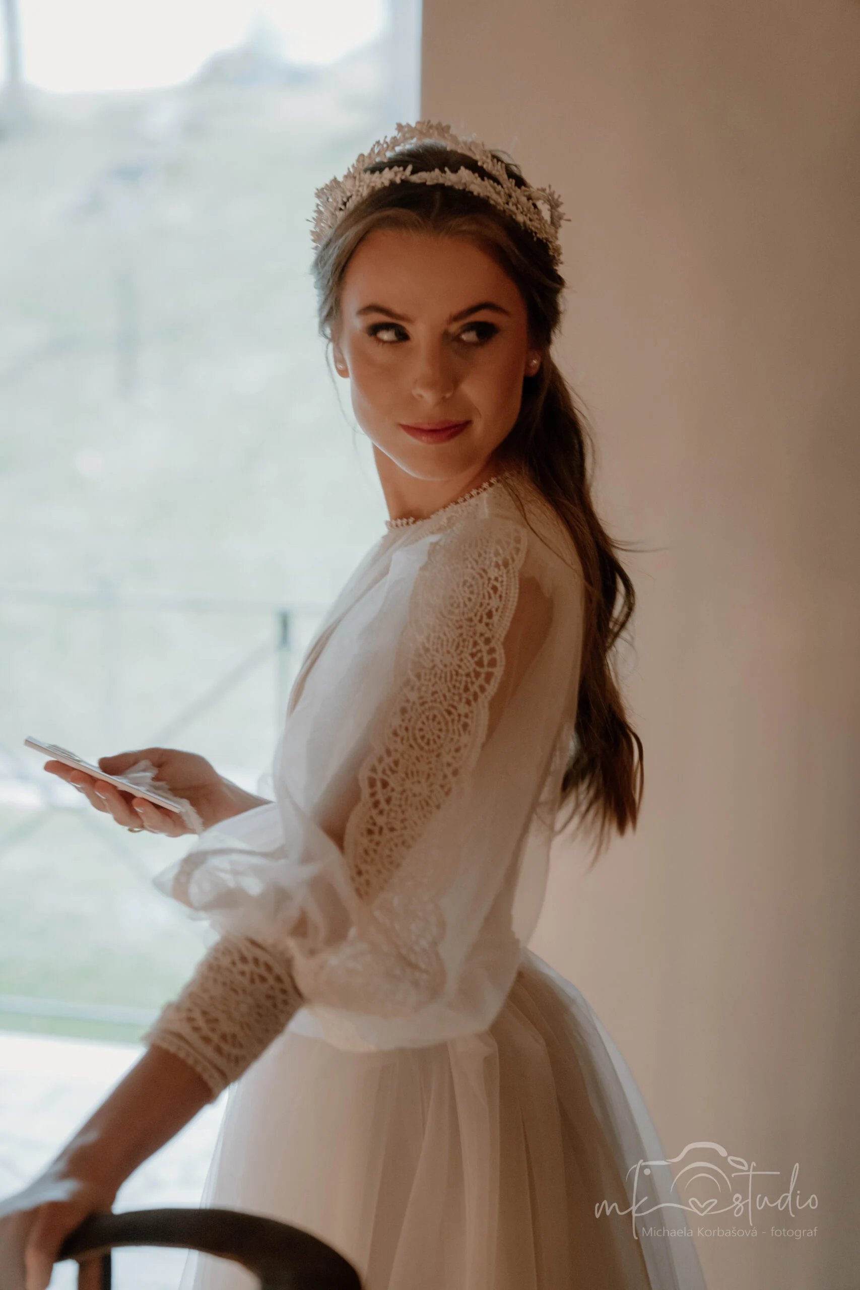 Boho šaty s dlhým rukávom z jemného tylu
